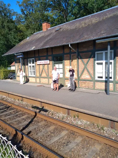 Fremmøde ved i Café Velodrom på Fruens Bøge station i Hjallese.